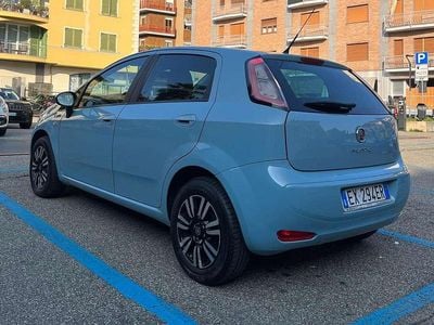 Usata Fiat Punto Young 69 CV (50 kW) 2014 Berlina
