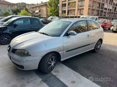 Usata Seat Ibiza 75 CV (55 kW) 2002 Grigio Utilitaria