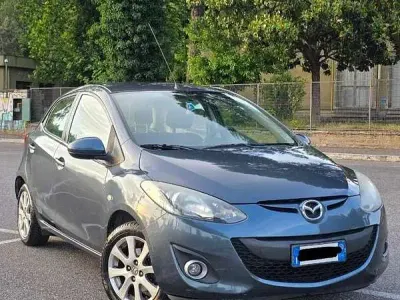 Usata Mazda 2 Trendy 75 CV (55 kW) 2012 Grigio Utilitaria