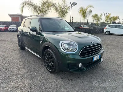 Käytetty Mini Countryman 116 HP (85 kW) 2017 Vihreä Katumaasturi