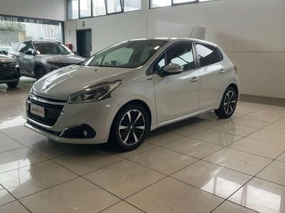 Usata Peugeot 208 Signature Sky 102 CV (75 kW) 2020 Bianco Utilitaria