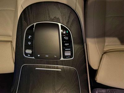 Usata Mercedes E220 Premium Plus 194 CV (142 kW) 2022 Nero Station wagon