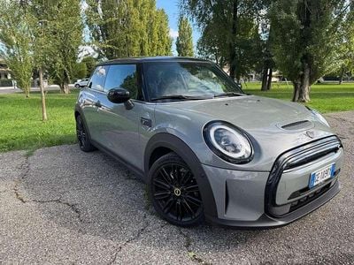 Usata Mini Cooper SE Essential 75 kW (102 CV) 2021 Grigio Utilitaria