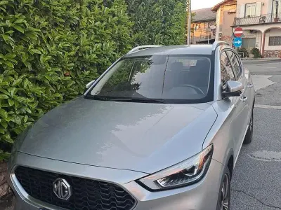 Usata MG ZS 106 CV (77 kW) 2023 Grigio SUV