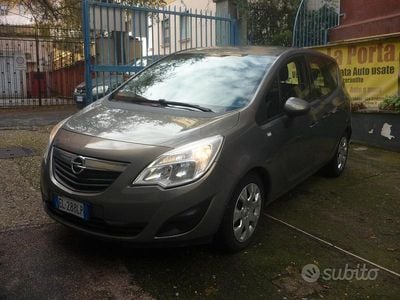 Usata Opel Meriva Cosmo 100 CV (73 kW) 2012 Grigio Monovolume