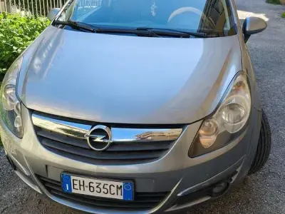 Usata Opel Corsa Edition 75 CV (55 kW) 2011 Grigio Utilitaria