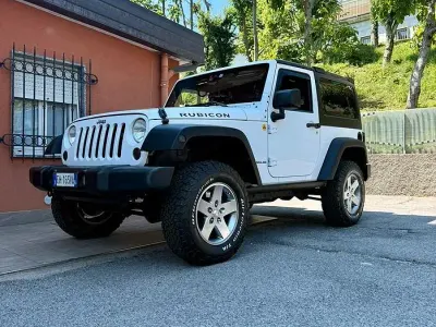 Usata Jeep Wrangler Rubicon 177 CV (130 kW) 2011 Bianco SUV