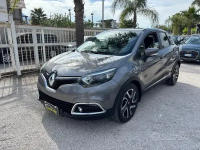 Usata Renault Captur 90 CV (66 kW) 2014 Grigio SUV