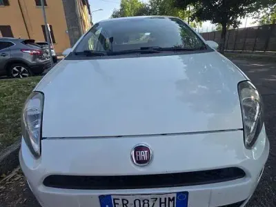 Usata Fiat Grande Punto Dynamic 77 CV (56 kW) 2013 Utilitaria