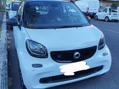 Usata Smart ForTwo Electric Drive 52 kW (71 CV) 2019 Bianco Utilitaria
