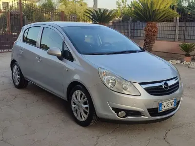 Usata Opel Corsa Enjoy 80 CV (58 kW) 2009 Utilitaria