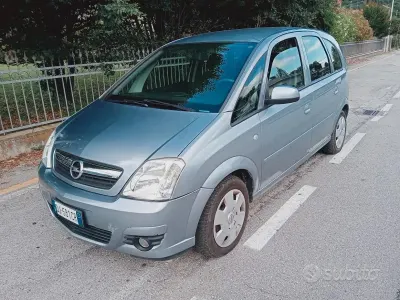 Usata Opel Meriva Cosmo 105 CV (77 kW) 2007 Grigio Monovolume