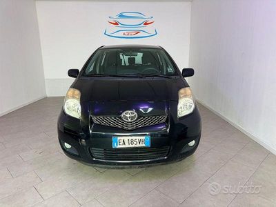 Usata Toyota Yaris Sol 69 CV (50 kW) 2010 Nero Utilitaria