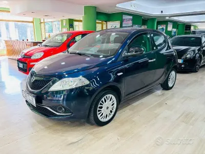 Usata Lancia Ypsilon 69 CV (50 kW) 2017 Bluazzurro Utilitaria