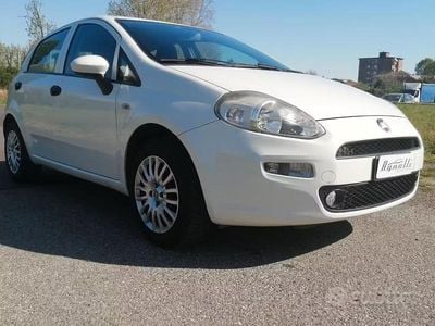 Usata Fiat Grande Punto 69 CV (50 kW) 2016 Bianco Utilitaria
