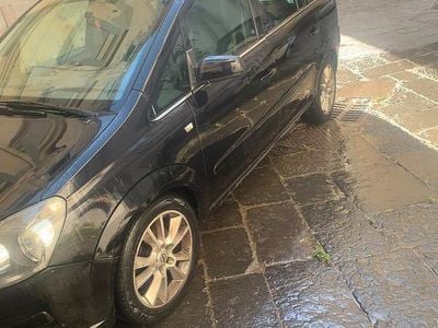 Usata Opel Zafira 2007 Nero Monovolume