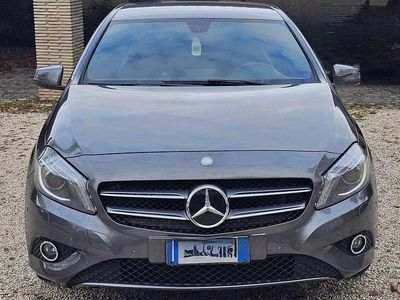 Usata Mercedes A180 Premium 109 CV (80 kW) 2014 Grigio Berlina