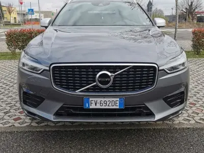Usata Volvo XC60 R-Design 190 CV (139 kW) 2019 Grigio SUV