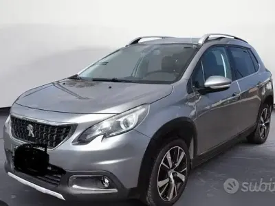 Usata Peugeot 2008 99 CV (72 kW) 2018 Grigio SUV