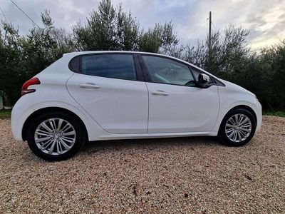 Begagnad Peugeot 208 Active 82 HK (60 kW) 2016 Halvkombi