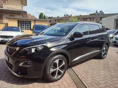 Usado Peugeot 5008 GT-line 131 HP (96 kW) 2019 Preto SUV