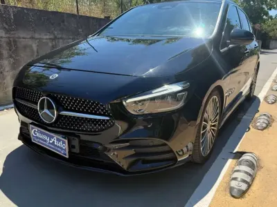 Usata Mercedes B180 AMG Line Premium Plus 116 CV (85 kW) 2023 Nero Utilitaria