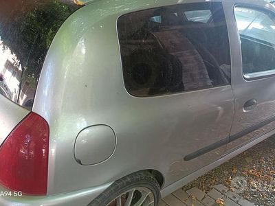 Usata Renault Clio II 169 CV (124 kW) 2000 Grigio