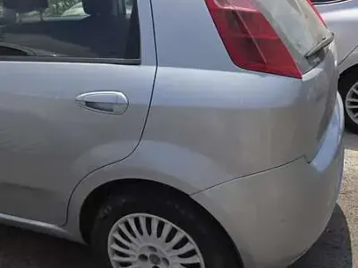 Usata Fiat Grande Punto Dynamic 90 CV (66 kW) 2007 Grigio Utilitaria