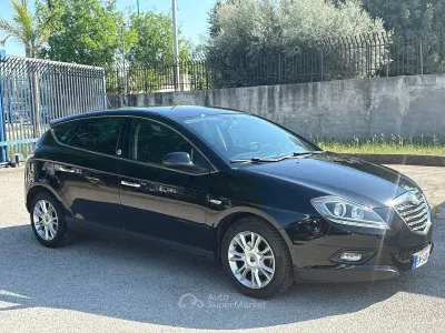 Usata Lancia Delta Gold 120 CV (88 kW) 2012 Utilitaria