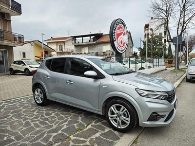 Usata Dacia Sandero Comfort 66 CV (48 kW) 2022 Argento Berlina