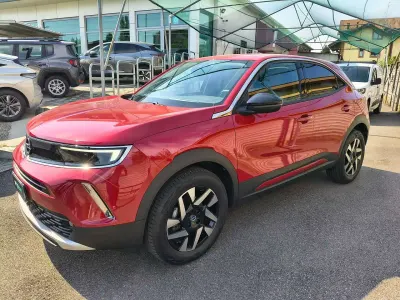 Usata Opel Mokka Elegance 131 CV (96 kW) 2022 Rosso SUV