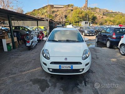 Usata Fiat Punto Evo 74 CV (54 kW) 2014 Bianco Utilitaria