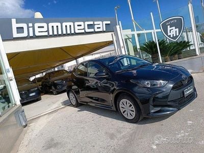 Usata Toyota Yaris Hybrid Active 92 CV (67 kW) 2025 Nero Berlina