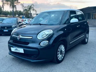 Begagnad Fiat 500L Lounge 85 HK (62 kW) 2015 Grå Minibuss