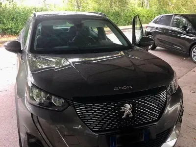 Usata Peugeot 2008 131 CV (96 kW) 2021 SUV