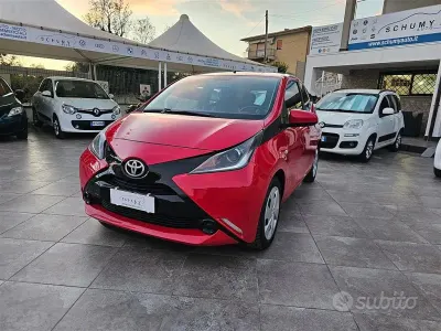 Begagnad Toyota Aygo Cool 69 HK (50 kW) 2016 Röd Halvkombi