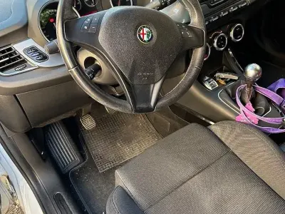 Usata Alfa Romeo Giulietta 105 CV (77 kW) 2013 Bianco Utilitaria