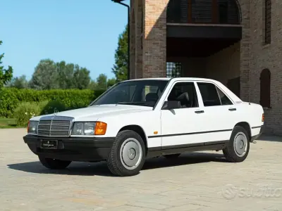 Usata Mercedes 190 122 CV (89 kW) 1987 Bianco Berlina