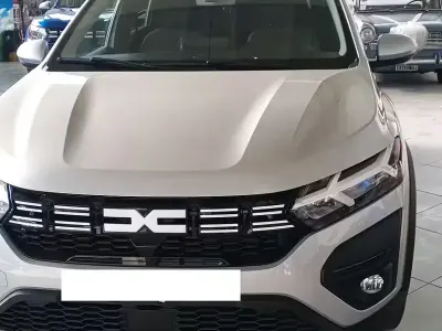 Usata Dacia Jogger 101 CV (74 kW) 2023 Grigio Monovolume