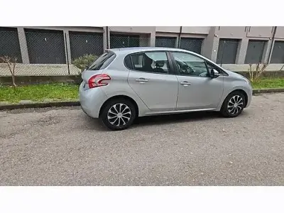 Usata Peugeot 2008 82 CV (60 kW) 2014 Grigio SUV