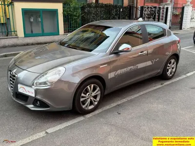 Usata Alfa Romeo Giulietta Distinctive 120 CV (88 kW) 2010 Grigio Utilitaria