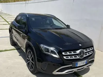 Usata Mercedes GLA220 Executive 177 CV (130 kW) 2017 Nero SUV