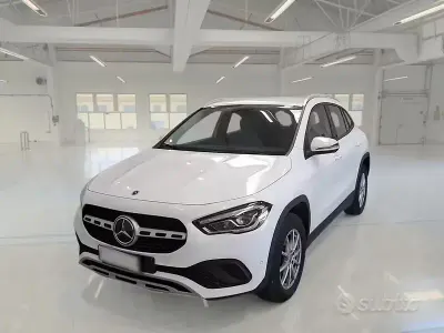 Usata Mercedes GLA200 Business 163 CV (119 kW) 2022 Bianco SUV