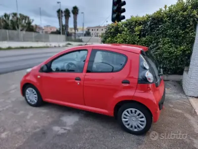 Usata Citroën C1 Attraction 68 CV (50 kW) 2012 Rosso Utilitaria