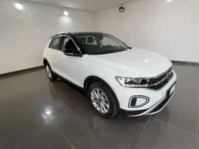 Usata VW T-Roc Style 150 CV (110 kW) 2023 Pure white/t.nero SUV