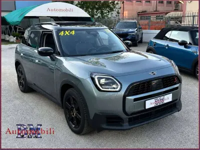Usata Mini Cooper Countryman Classic 218 CV (160 kW) 2024 Smokey green SUV