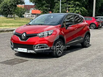 Usata Renault Captur 90 CV (66 kW) 2015 Rosso SUV