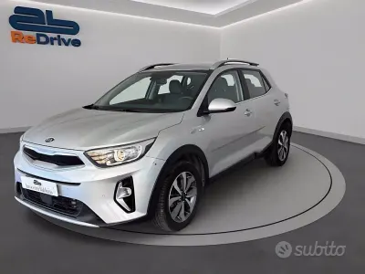 Usata Kia Stonic Style 101 CV (74 kW) 2021 Grigio SUV