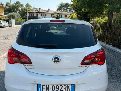 Usata Opel Corsa 90 CV (66 kW) 2018 Bianco Utilitaria