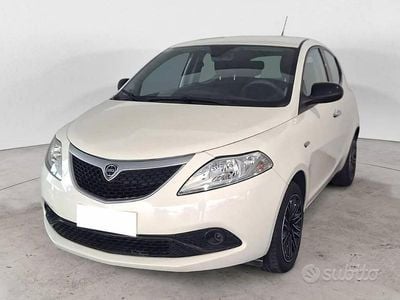Usata Lancia Ypsilon S 69 CV (50 kW) 2019 Bianca Utilitaria